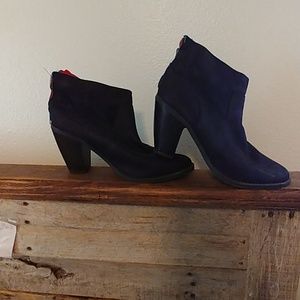Ankle boots